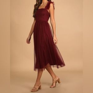 *NWT* Lulus Burgundy Tulle Swiss Dot Ruffled Midi Dress SIZE: Medium (size 6-8)